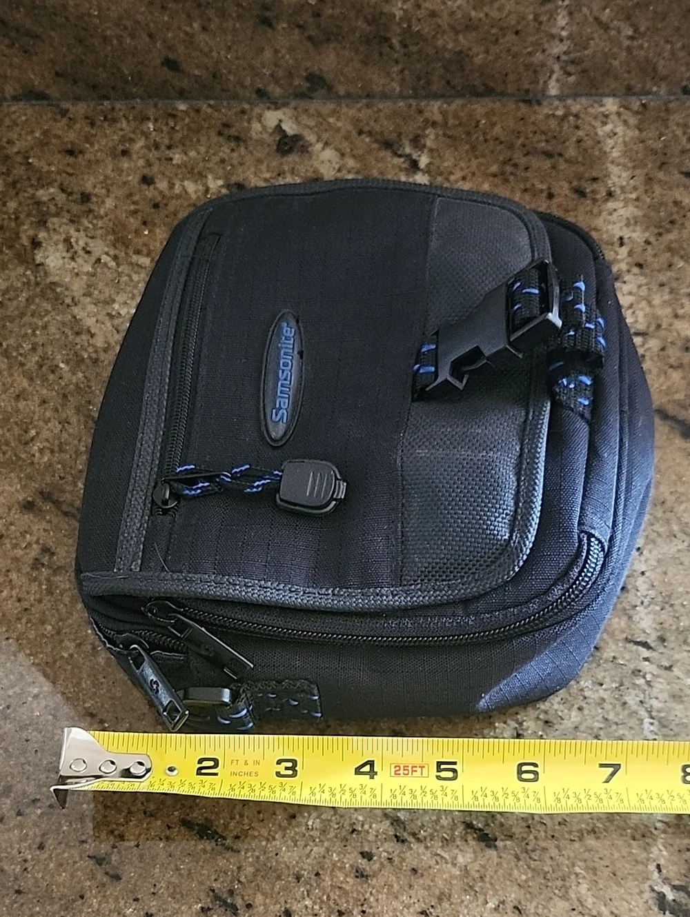Samsonite branded compact